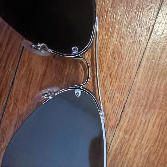 Ray Ban Black Aviator Sunglasses, Silver Detailing, Great Condition - Picture 3 of 7